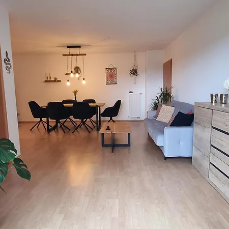Modernes Mit Terasse Apartamento Lügde
